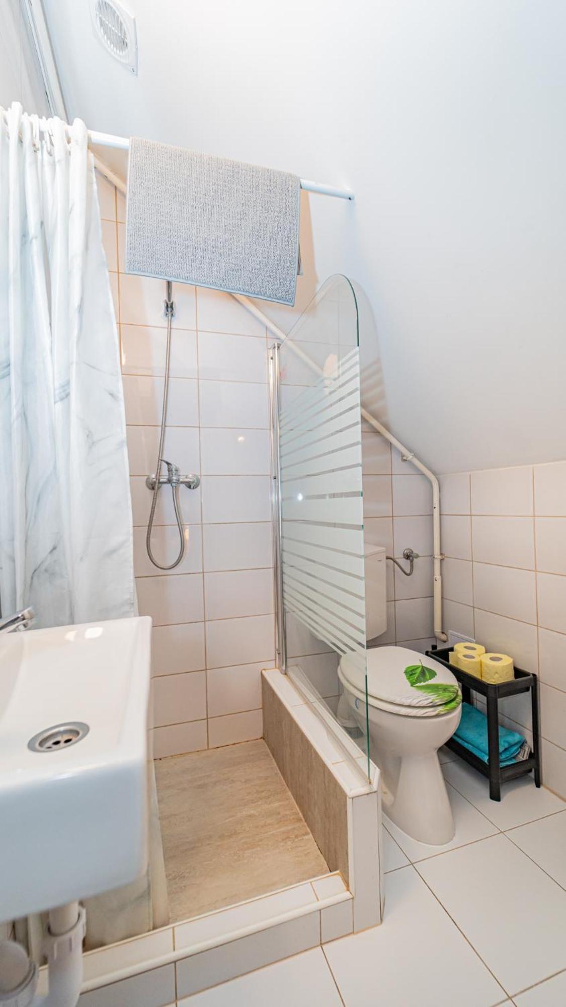 Hotel Kútvölgy Vendégház à Vác Extérieur photo